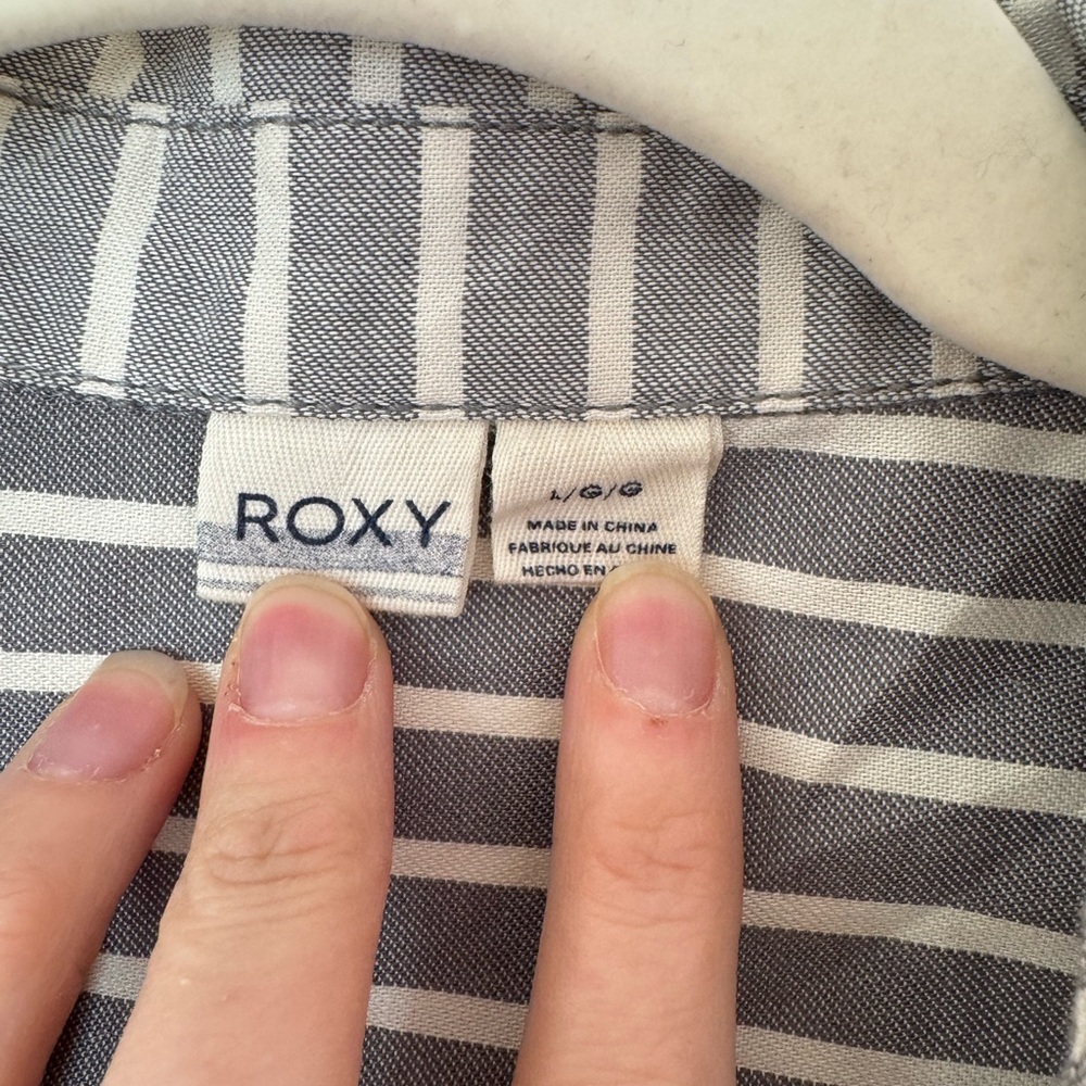 Like New Roxy Striped Button-Up Shirt - Picture 3 of 5